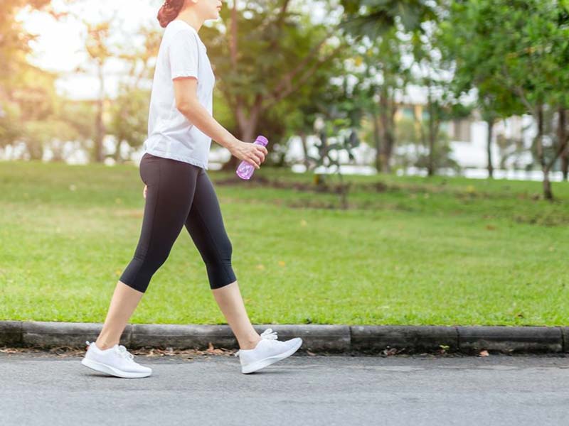 हार्मोन्स के संतुलन के लिए कैसे फायदेमंद है पैदल चलना, जानें एक्सपर्ट से